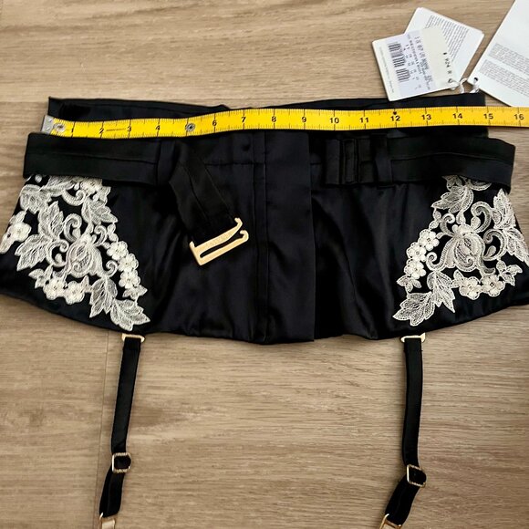 $924 La Perla Maison Garter Belt Suspender Silk Black Lace NWT SIZE L luxury - Picture 11 of 16